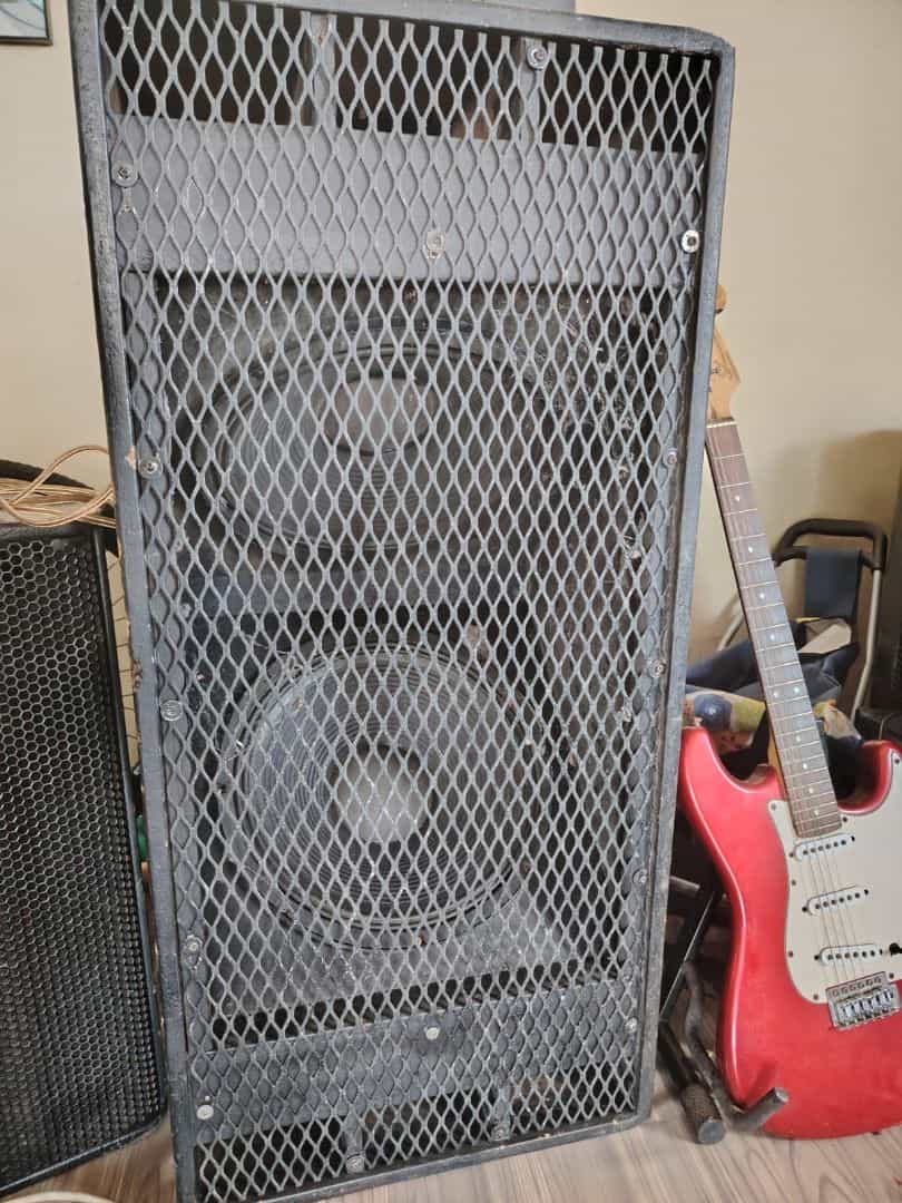 Double 15-inch Bass Speaker Cabinet