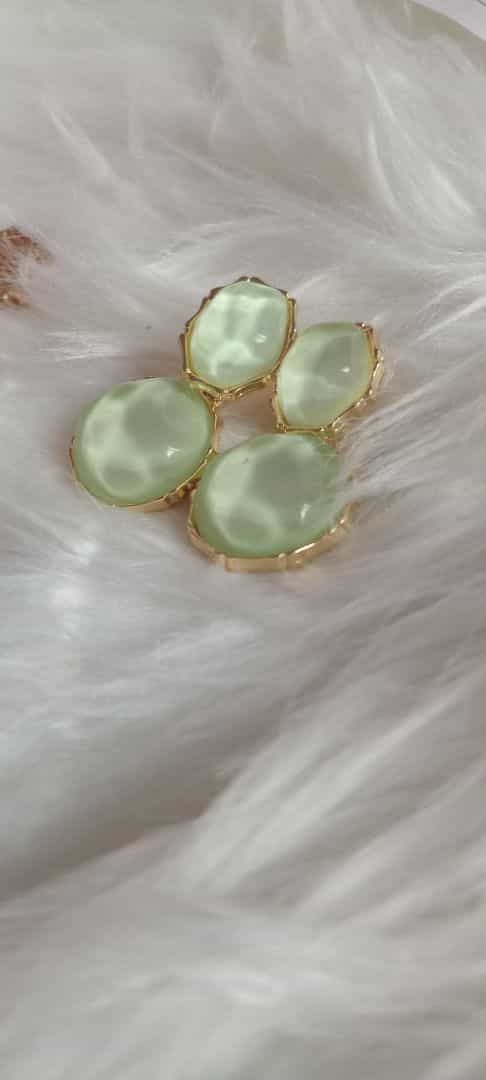 Green Oval Clip-On Earrings Gold Tone