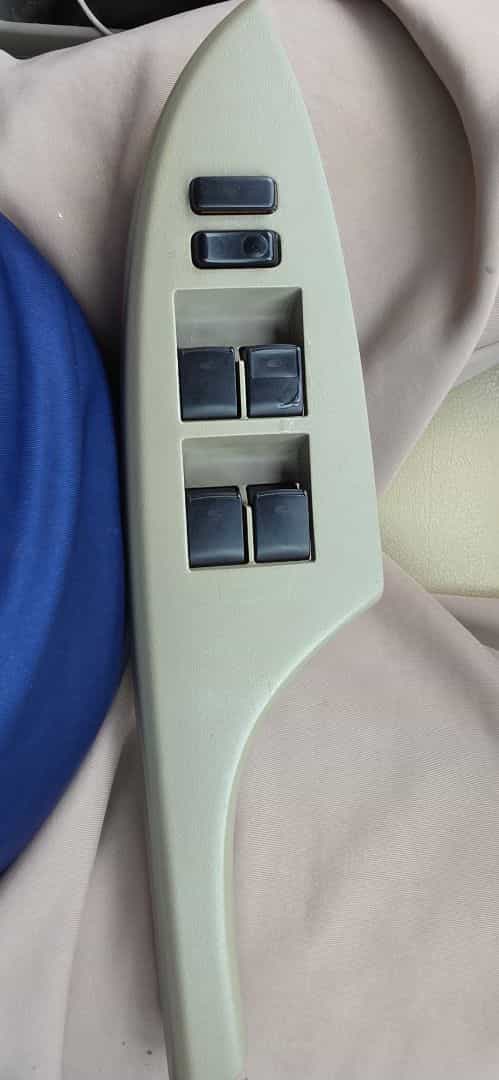 Toyota Axio 2008 Main Window Switch