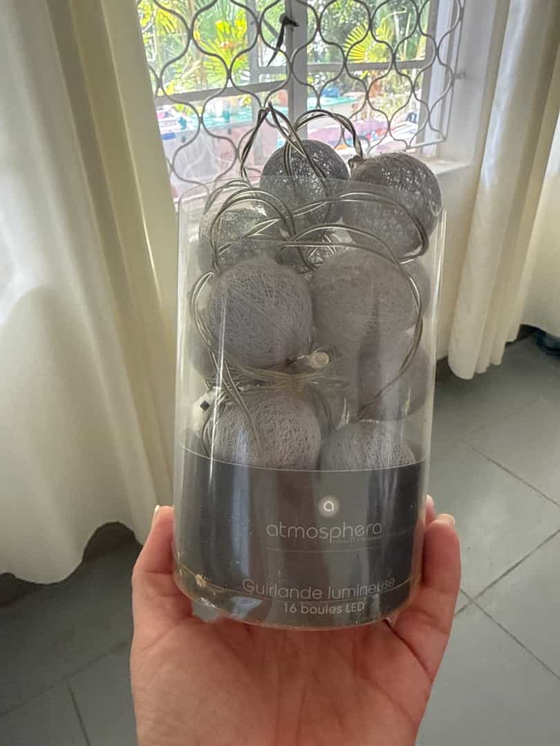 Guirlande lumineuse LED Atmosphera 16 boul coton gris