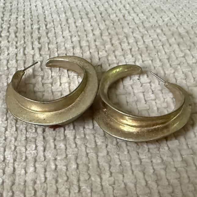 Boucles d'oreilles créoles larges dorées