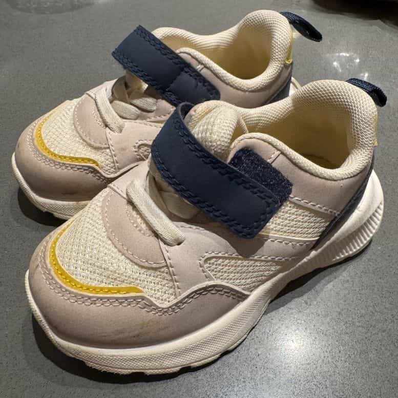 H&M Baby Sneakers Size 20/21 Beige Blue Yellow