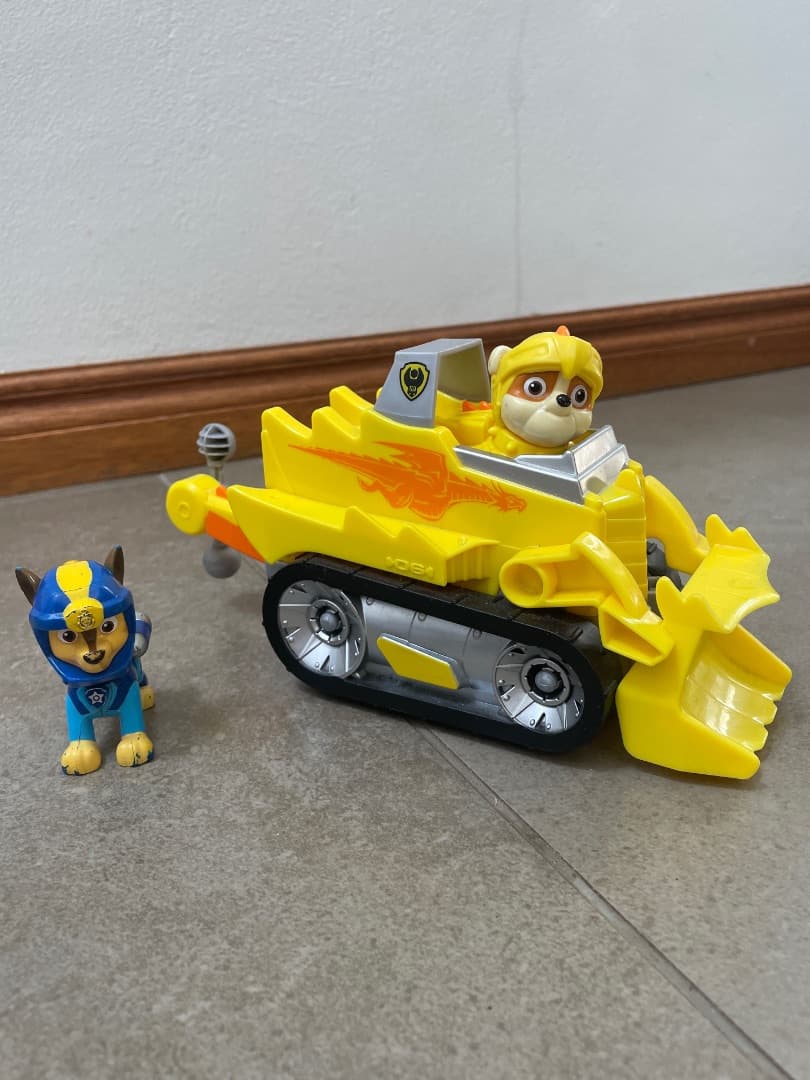 Paw Patrol Rubble Ultimate Rescue Construction Truck - Image 1 of 4