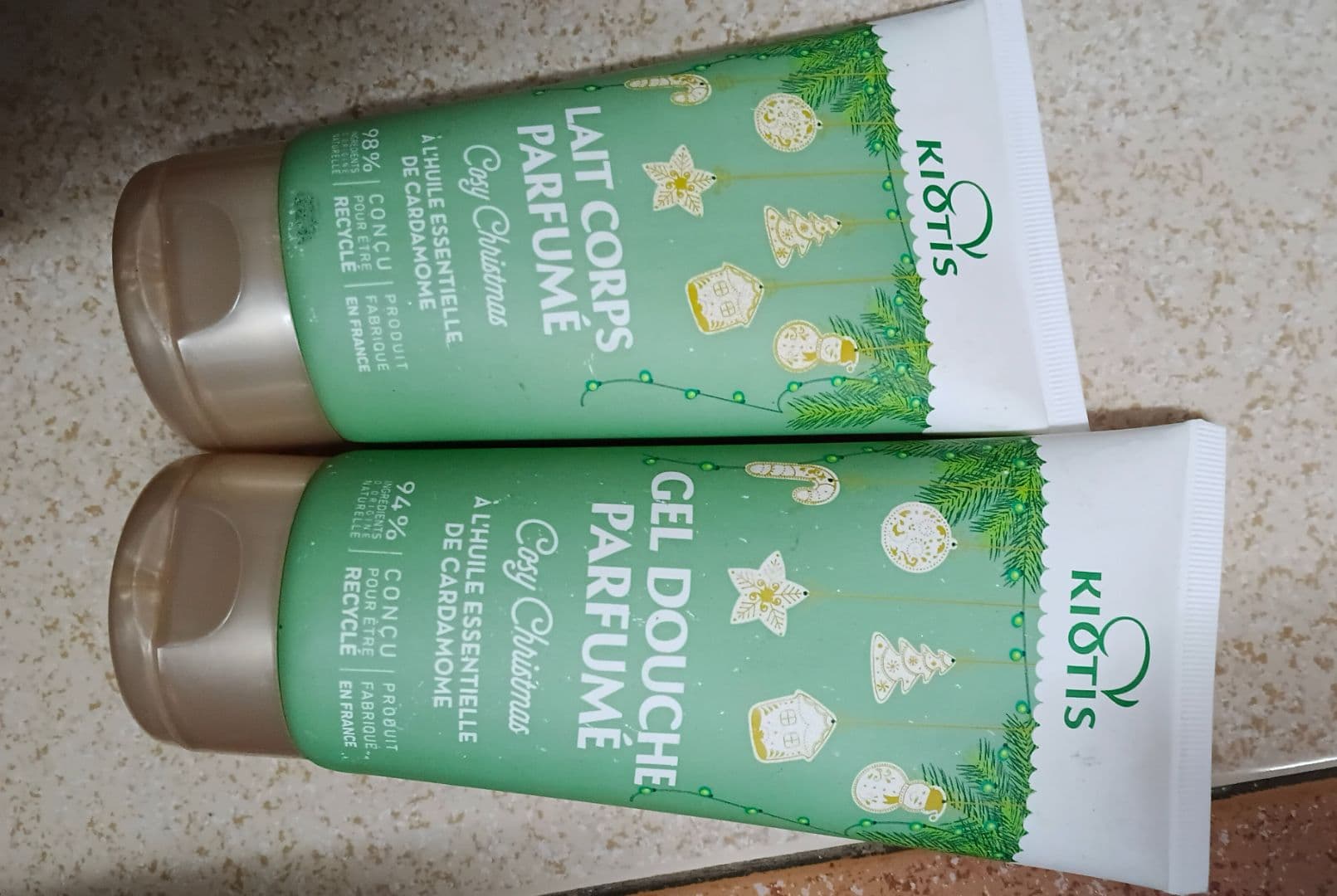 Ensemble Lait Corps ek Gel Douche Kiotis Cosy Christmas - Image 1 of 1