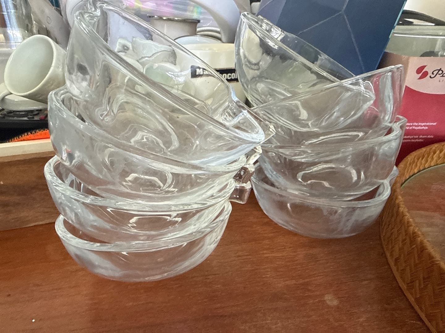Set of 6 Glass Apple-Shaped Bowls thumbnail 2