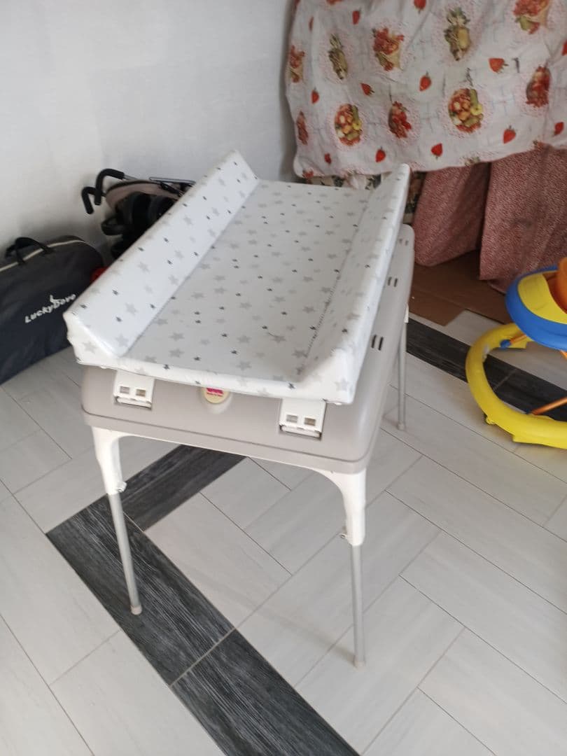 Lucky Baby Changing Table with Stars Grey Pad thumbnail 3
