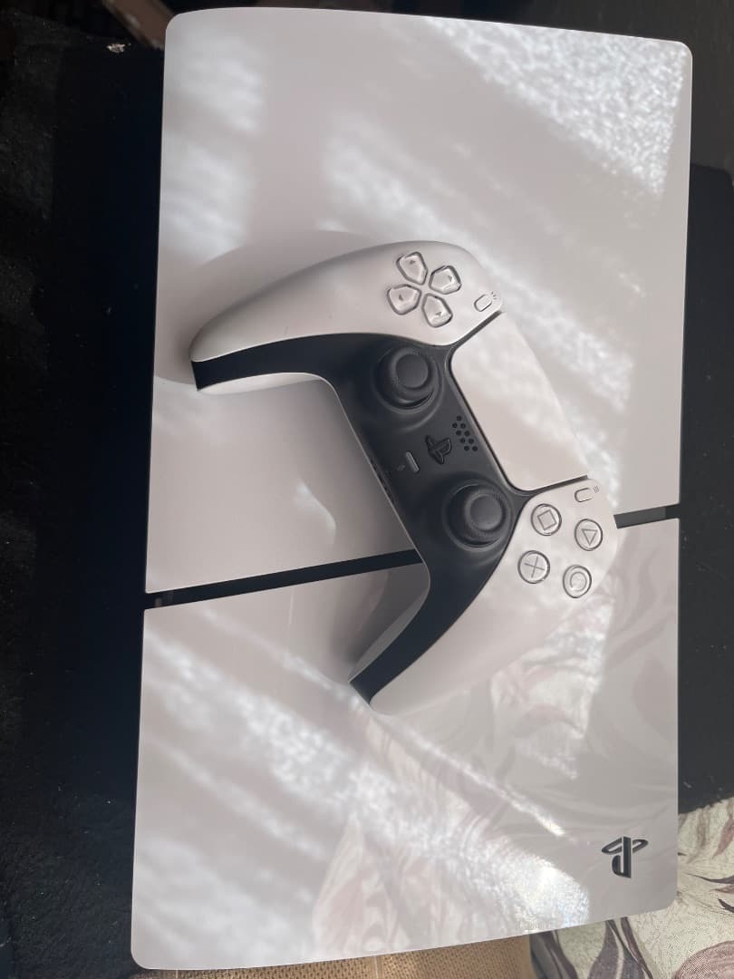 Sony PlayStation 5 Slim Disc Edition White thumbnail 2