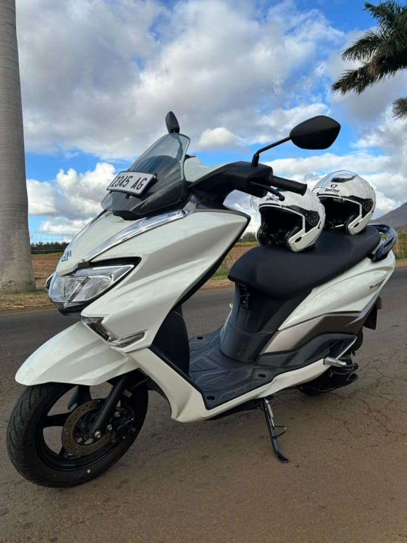 Scooteur - Image 1 of 5