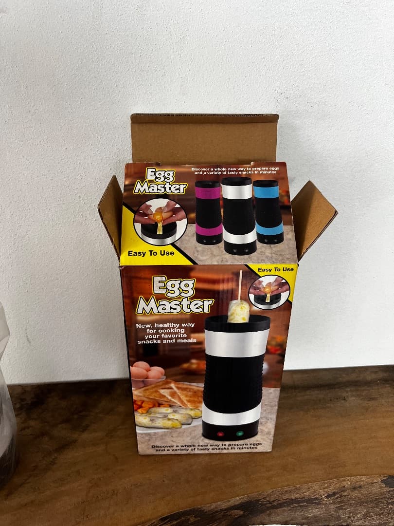 Egg Master Egg Cooker Black and White thumbnail 2