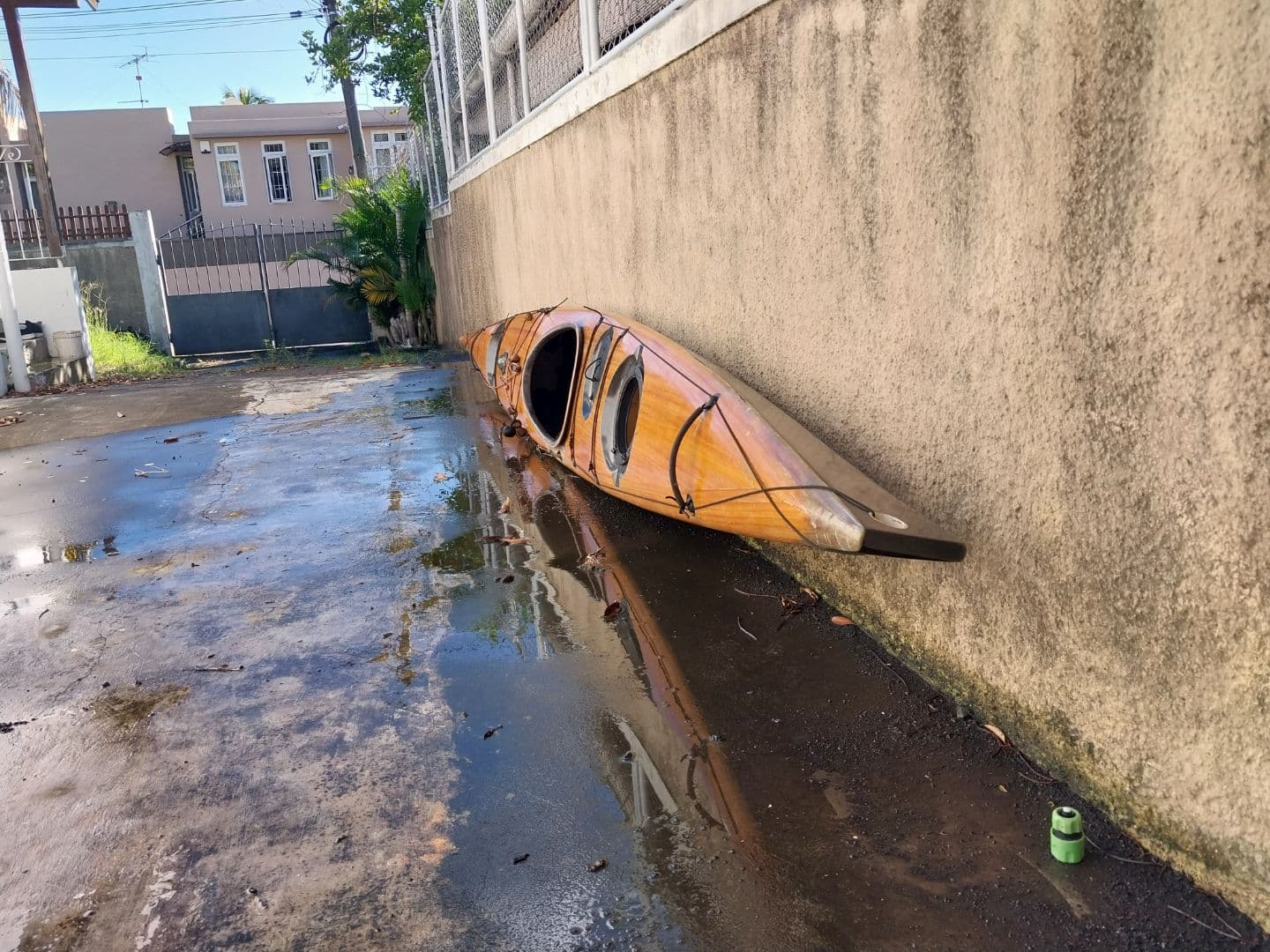 Urgents Cose de départ Avendre ler 2 kayak Rs25000 fix pour plus info inbox ou tell via WhatsApp  54581449 ou 59754998 - Image 1 of 9