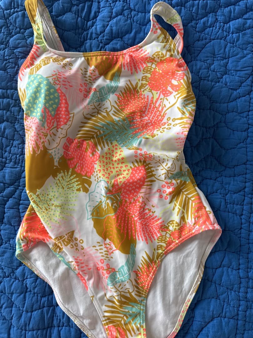 Decathlon Women's Swimsuit with Built-in Bra Size 40 - Image 1 of 3