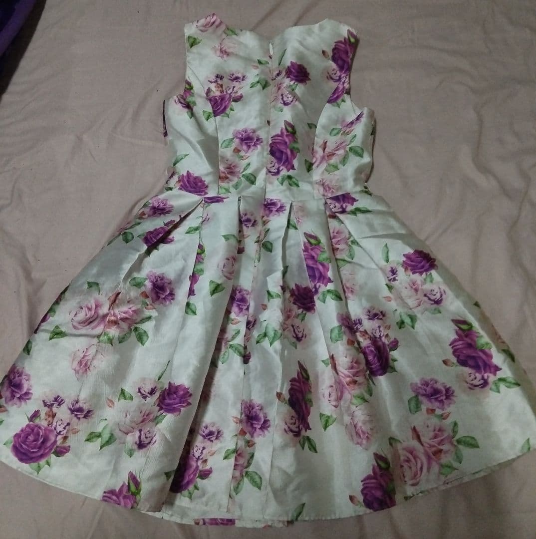 Robe sans manches à fleurs blanc et violet thumbnail 2