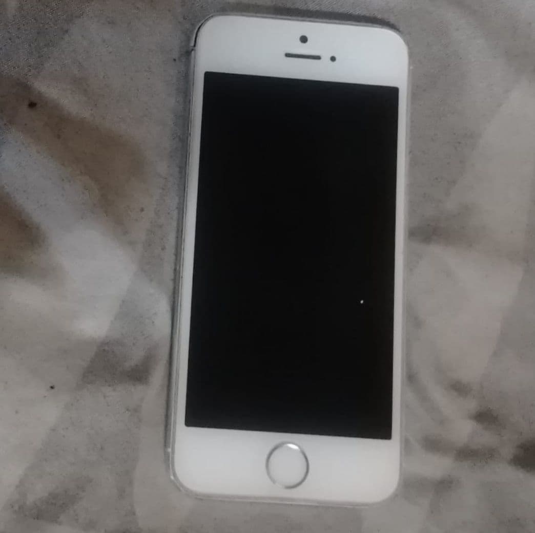 Iphone 5s selma li pa p alimé - Image 1 of 1