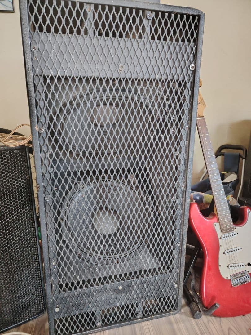 Double 15-inch Bass Speaker Cabinet - Image 1 of 1