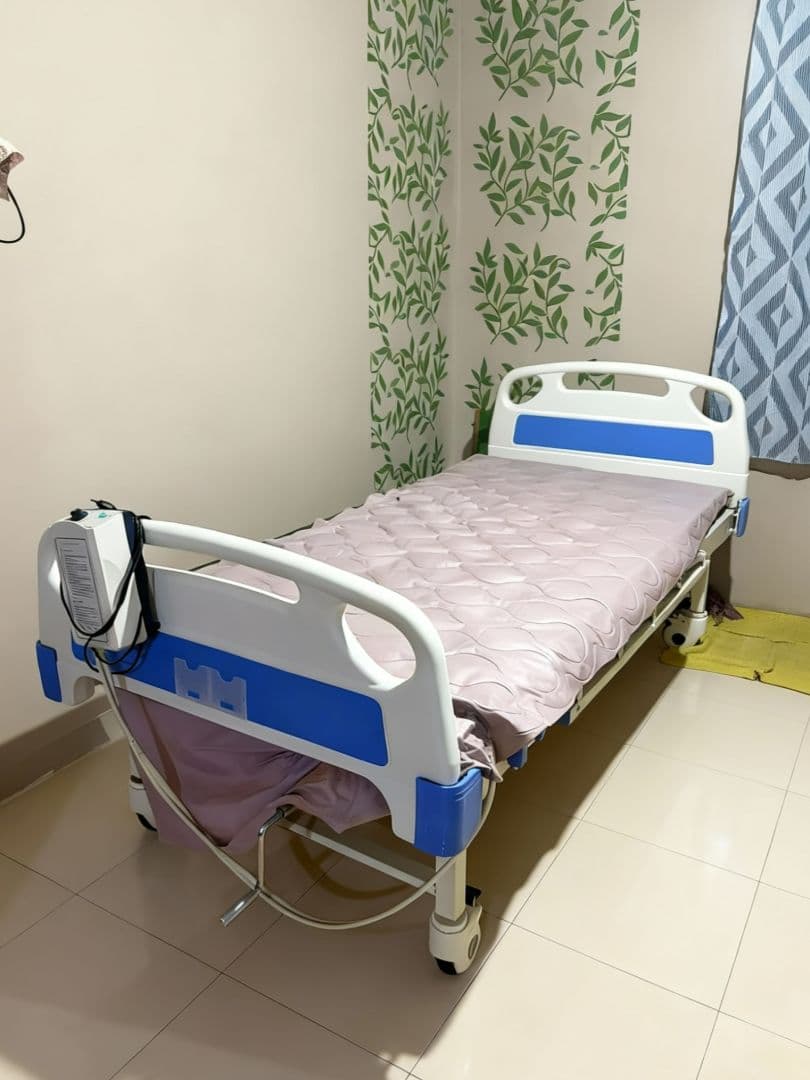 Medical Bed + Ripple Mattress - Image 1 of 3