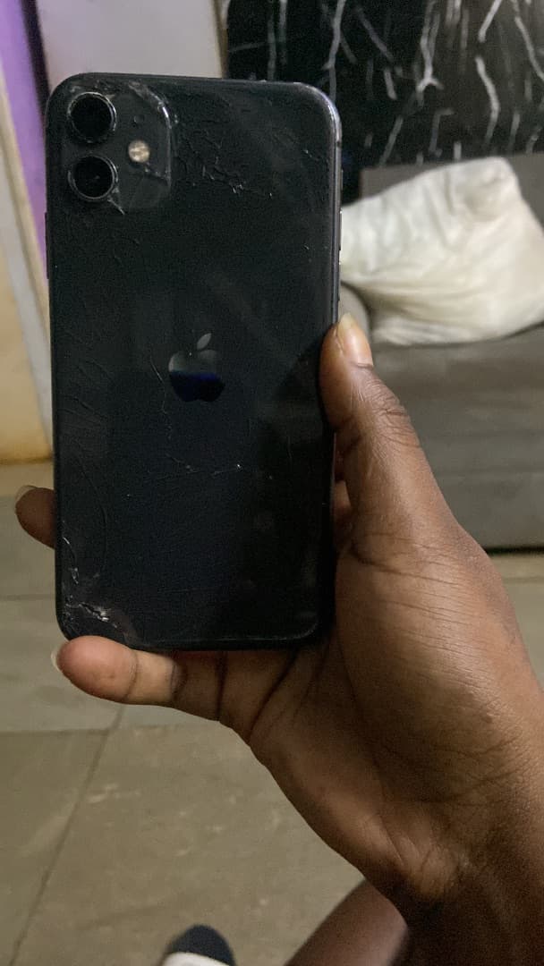 iPhone 11 - Image 1 of 2