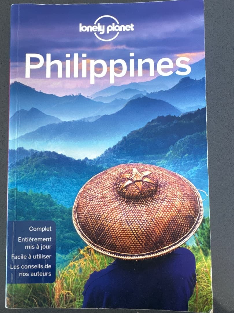 Lonely Planet Philippines 3rd Edition French Guidebook - Image 1 of 2