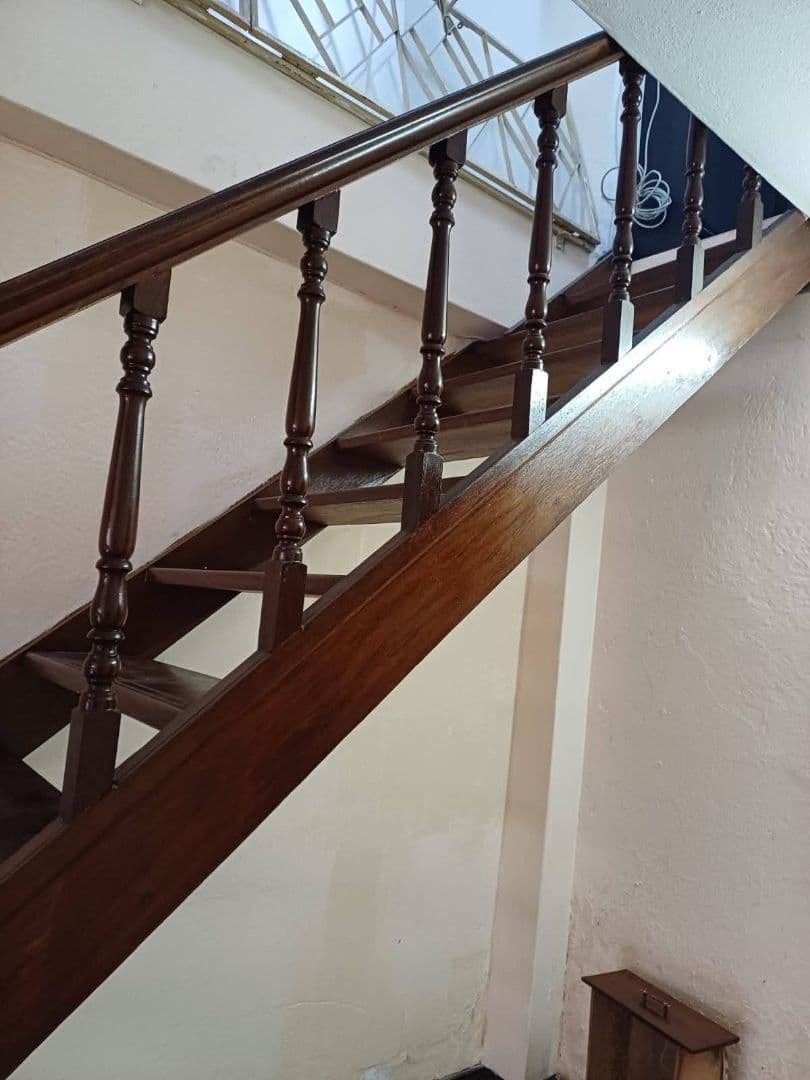 Escalier en Bois saplé de bonne qualité à vendre. thumbnail 2