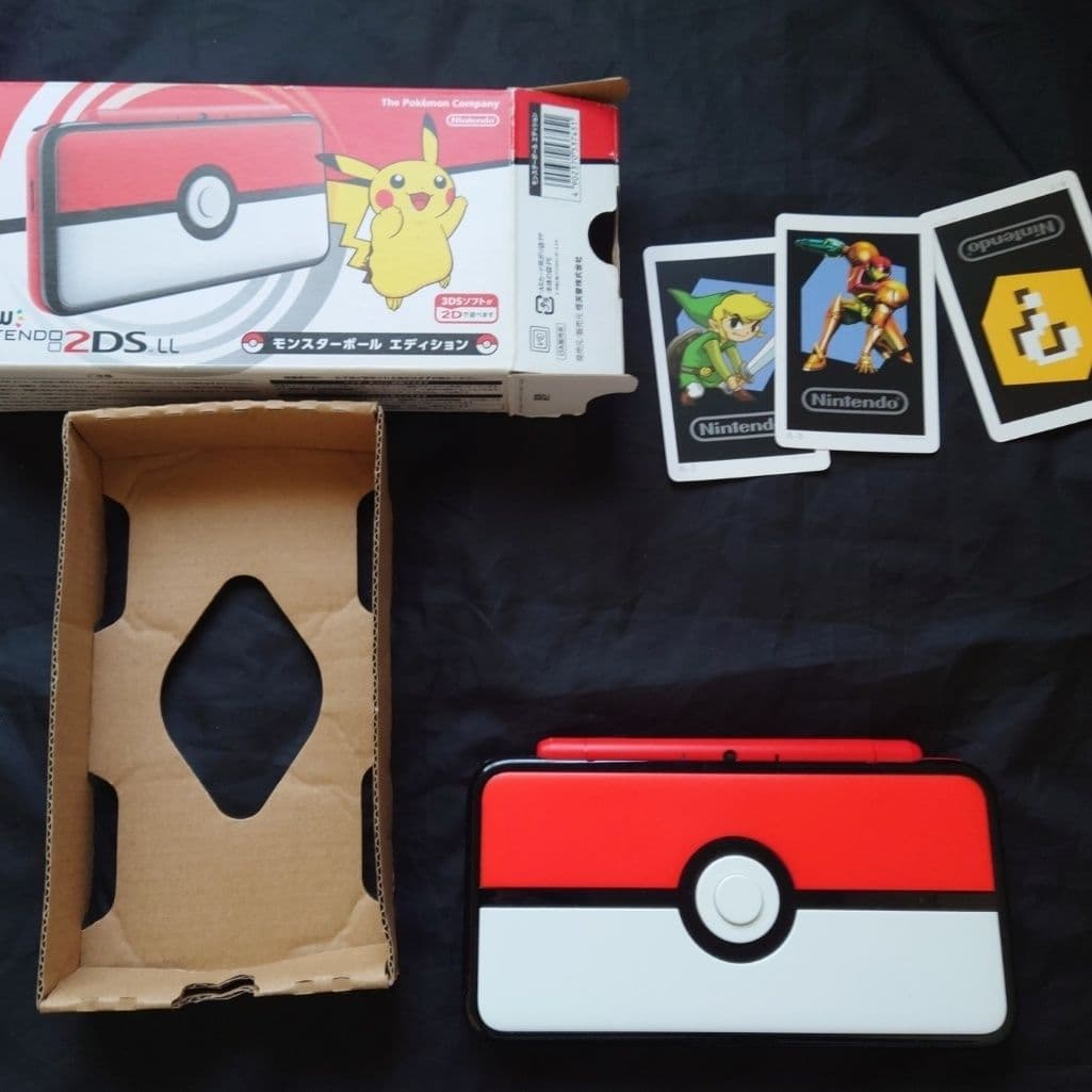 Nintendo New 3DS LL Pokeball Edition CIB - Image 1 of 3