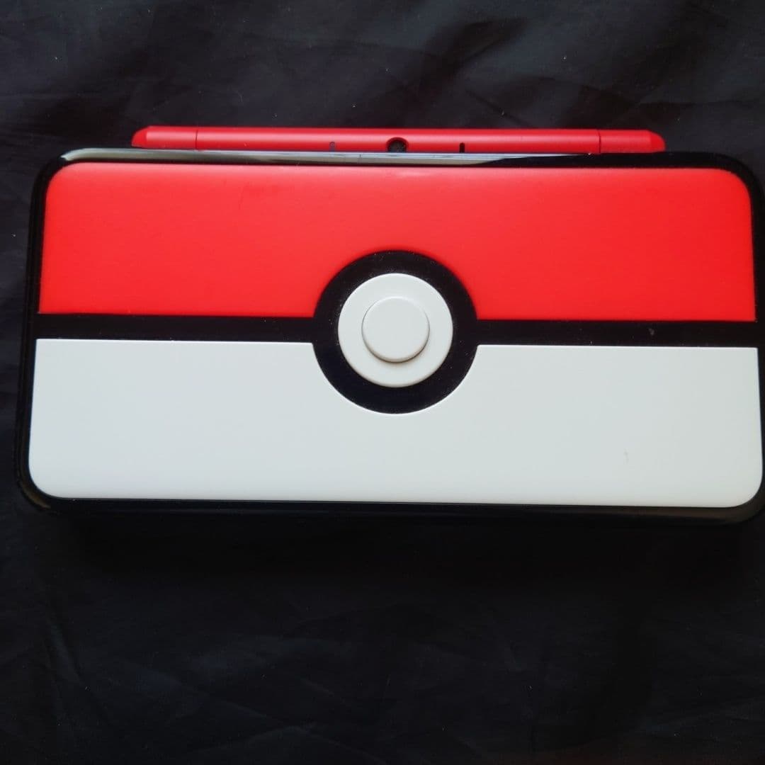 Nintendo New 3DS LL Pokeball Edition CIB thumbnail 2