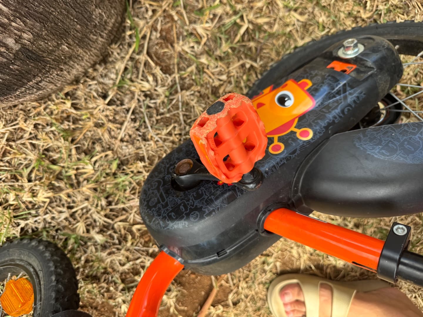 Btwin Kids Balance Bike Orange & Black thumbnail 2