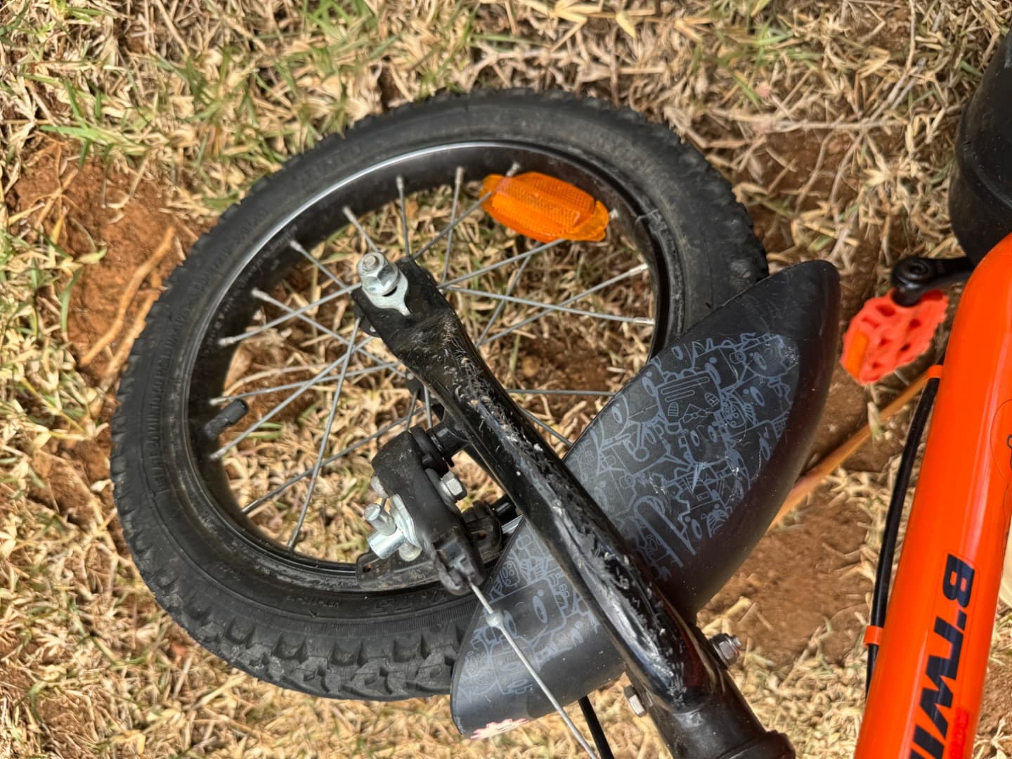 Btwin Kids Balance Bike Orange & Black thumbnail 4