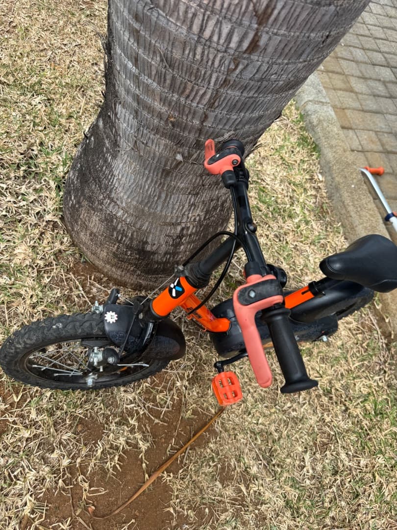 Btwin Kids Balance Bike Orange & Black thumbnail 5