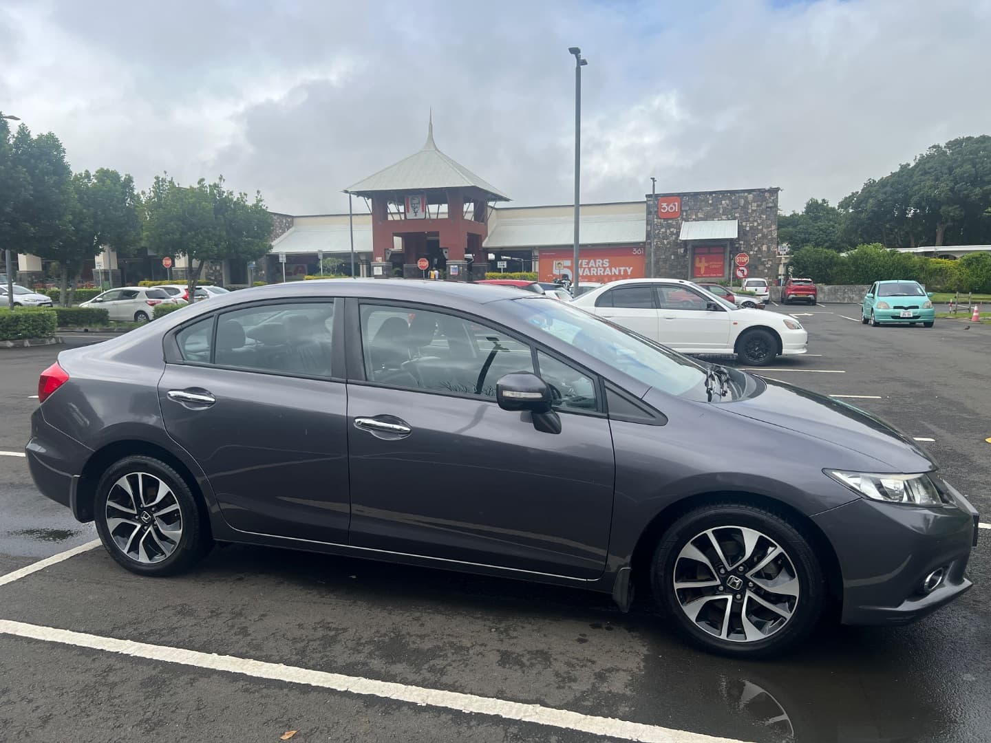 Honda Civic 2015 1598cc Automatic thumbnail 4