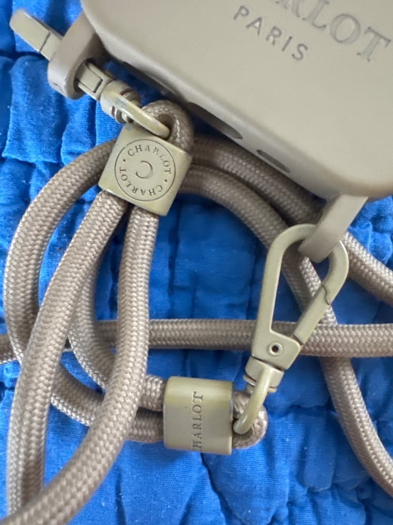 Charlot Paris iPhone 15 Pro Case with Strap Beige thumbnail 2