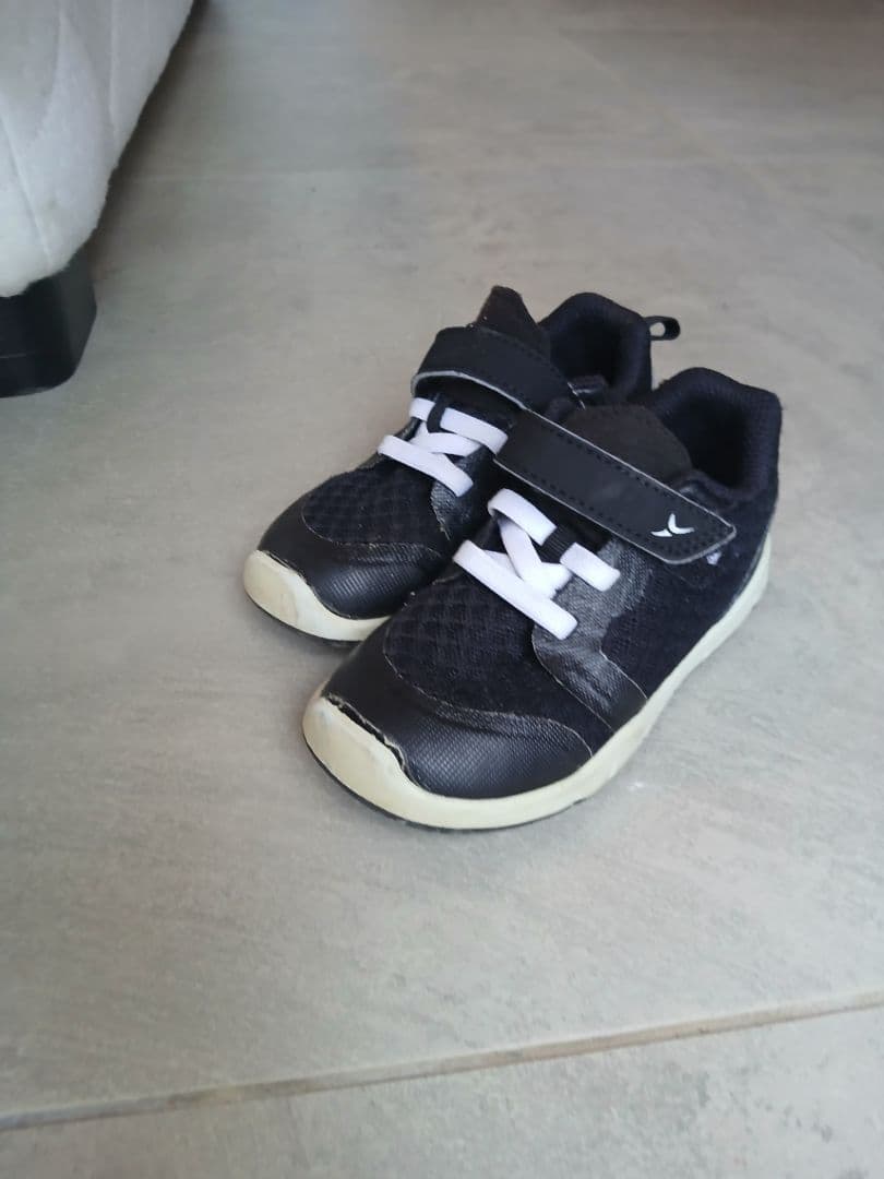 Decathlon Shoe 520 Black White Kids Sneakers Size EU 23 - Image 1 of 3