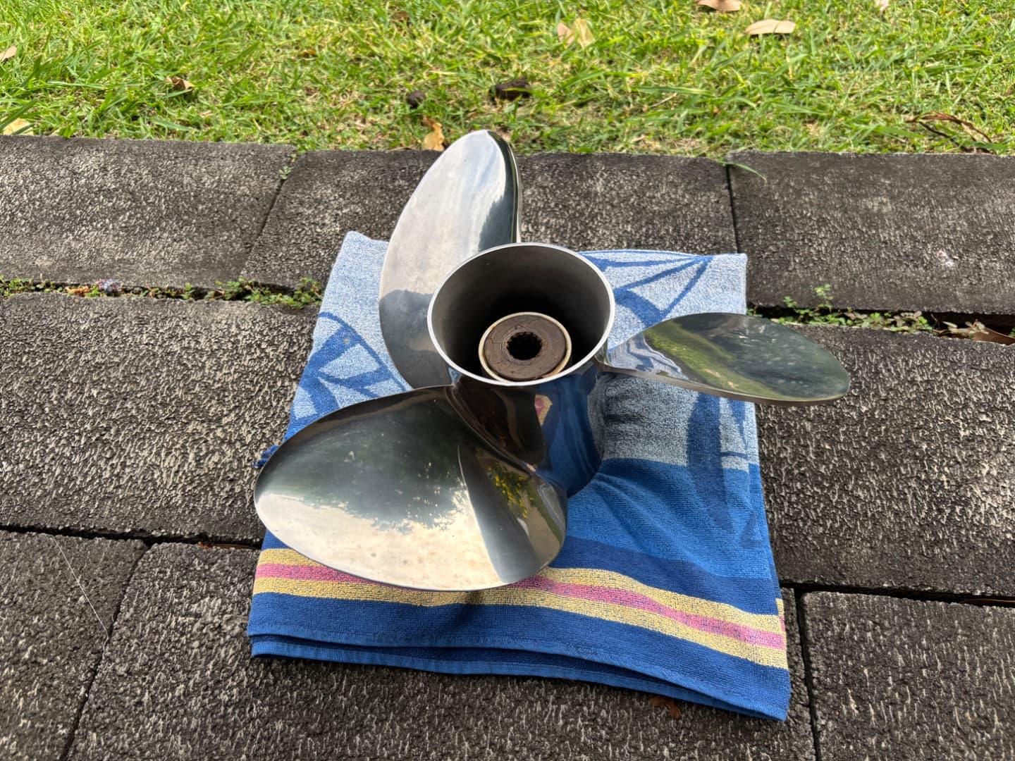 Suzuki Engine Prop - 3x16x21.5L thumbnail 4