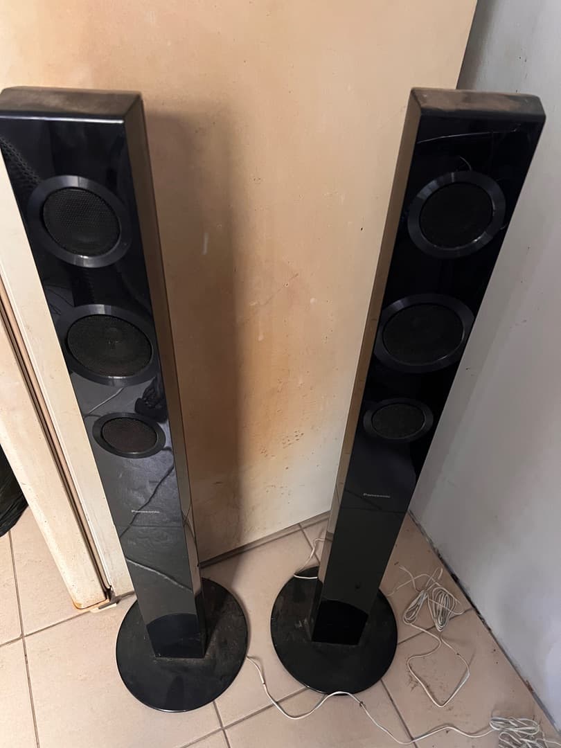 Panasonic SA-XH160 Home Theater System with SB-HF75 Speakers thumbnail 2