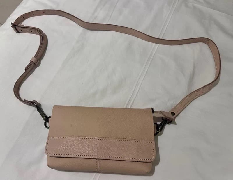 Antelo Cream Leather Crossbody Bag thumbnail 2