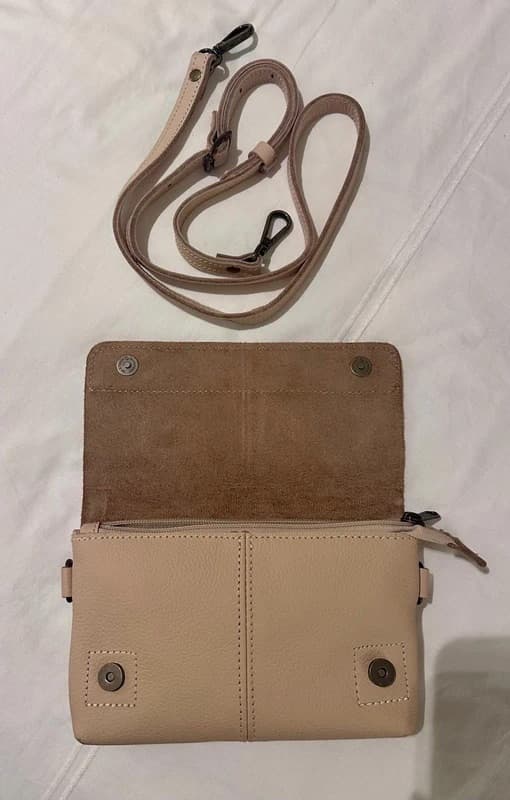 Antelo Cream Leather Crossbody Bag thumbnail 3