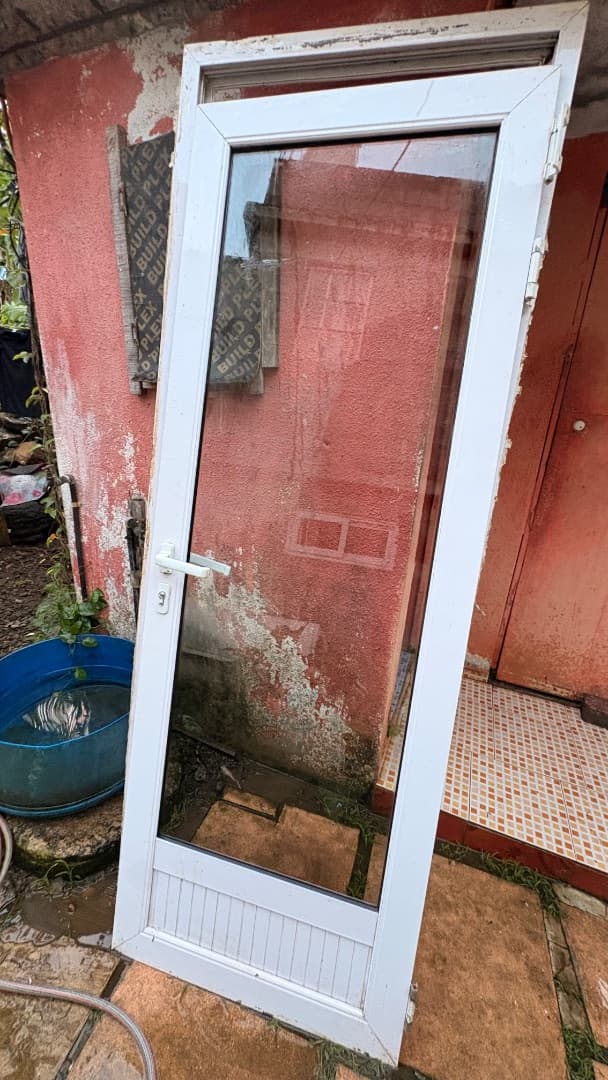 Two Aluminum Doors White thumbnail 2