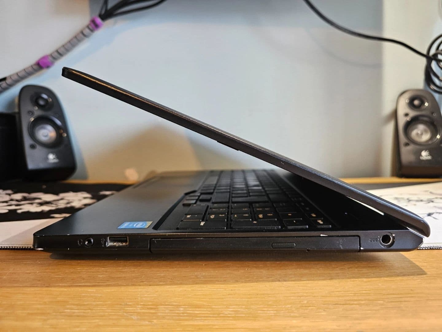 Fujitsu Lifebook A Series Laptop Intel Core i5 8GB RAM 256GB SSD thumbnail 2