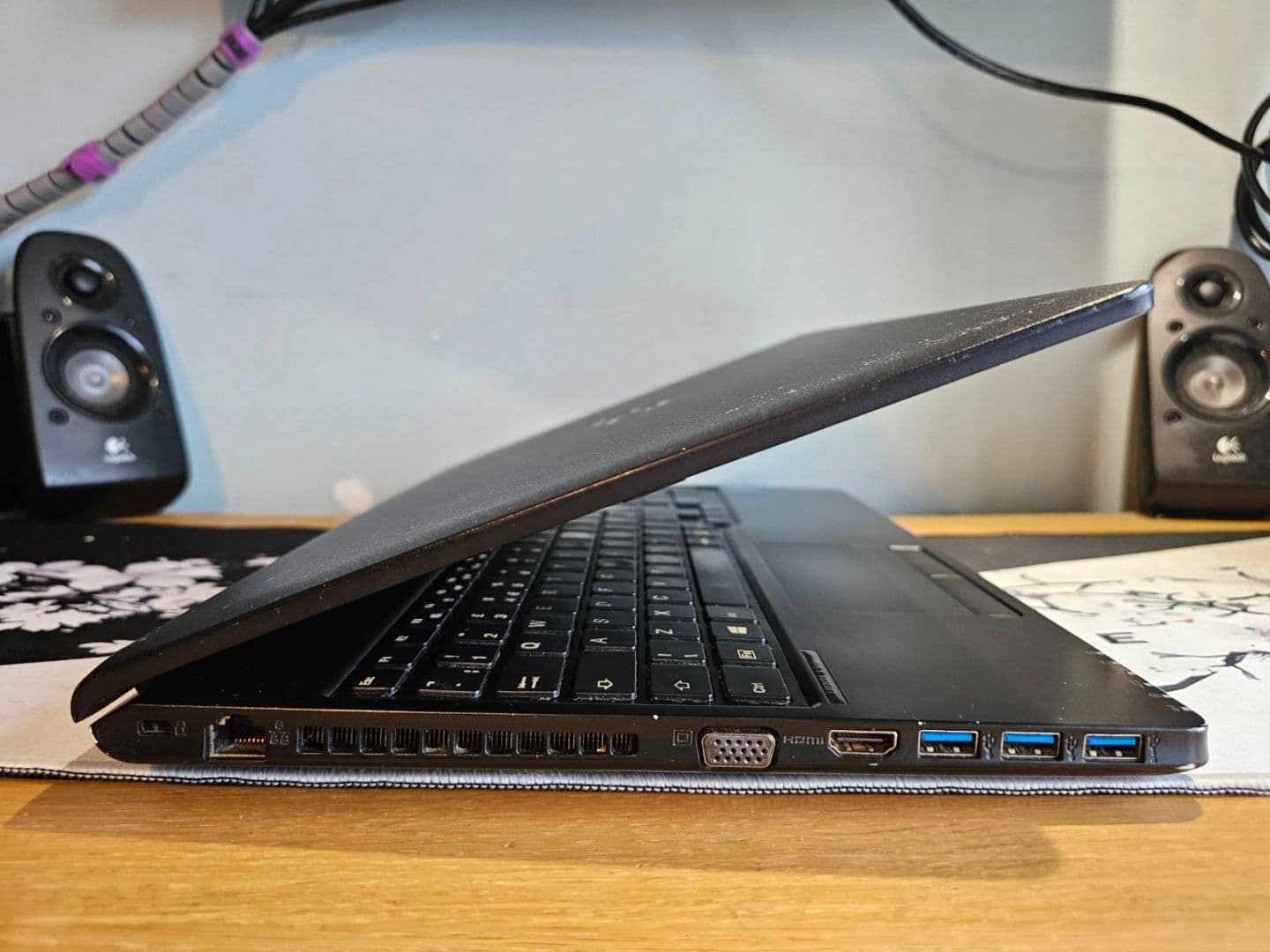 Fujitsu Lifebook A Series Laptop Intel Core i5 8GB RAM 256GB SSD thumbnail 4