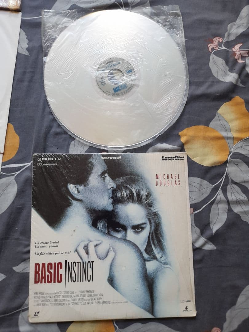 Basic Instinct LaserDisc - Michael Douglas, Sharon Stone - Image 1 of 1
