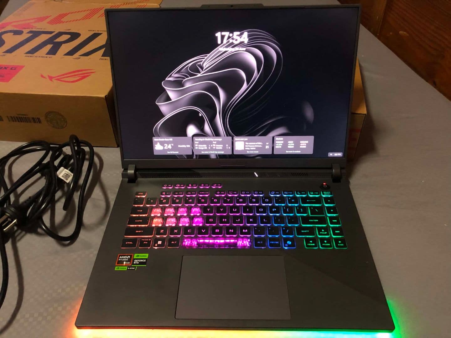 Asus Rog Strix G16. RTX 5070Ti 12GB VRAM. 32Gb RAM. 2TB STG. 2.5k QHD+ 16”. AMD RYZEN 9HX. laptop thumbnail 4