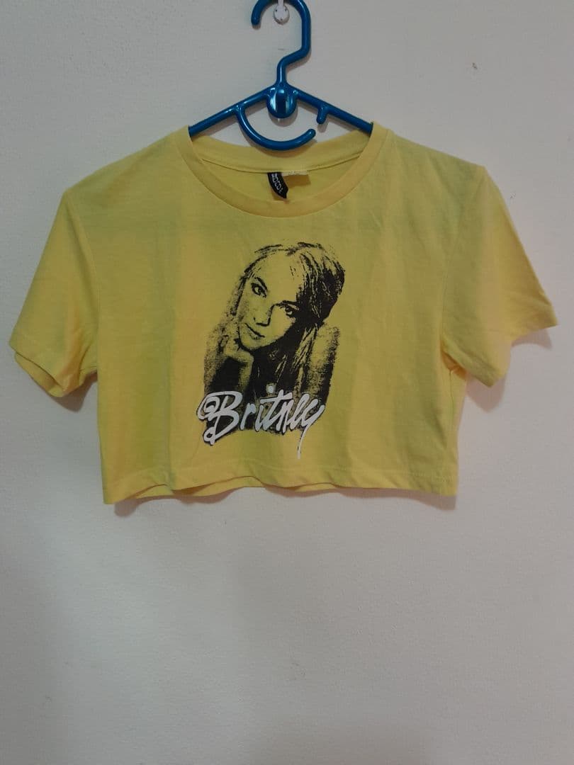 H&M Britney Spears Crop T-Shirts Gray and Yellow thumbnail 2