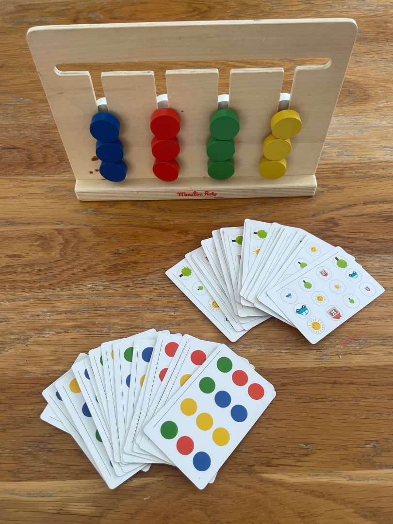 Wooden Shape Sorter board with Cards - Image 1 of 2