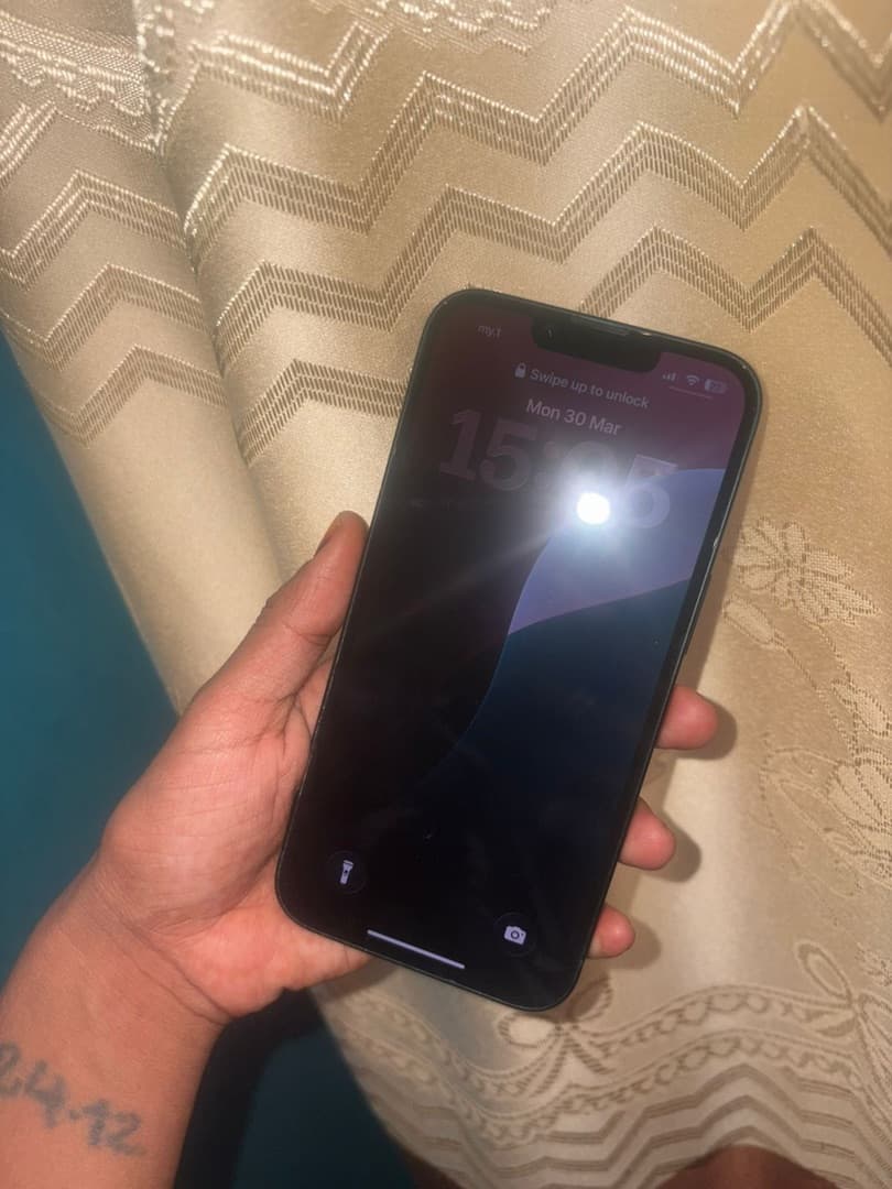 iPhone 14 128GB Black thumbnail 2