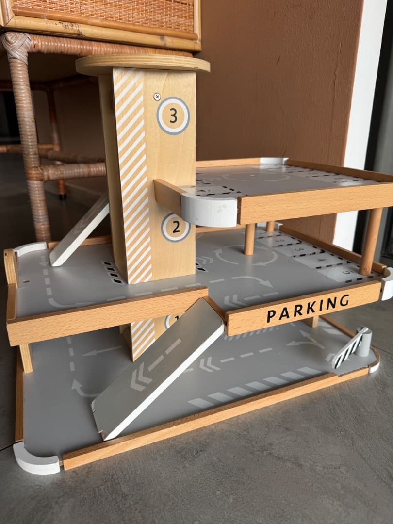 Petite Amélie Wooden Parking Garage Toy thumbnail 4