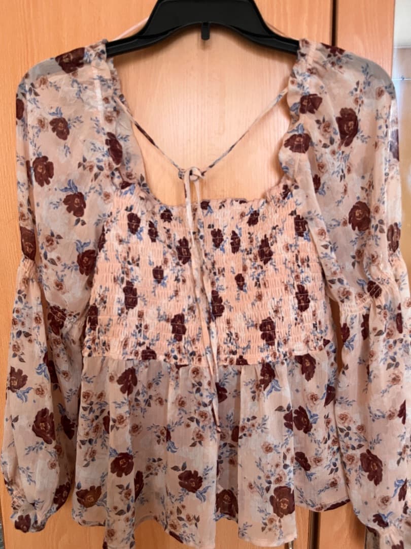 Mi Amore Floral Long Sleeve Blouse Size M thumbnail 2