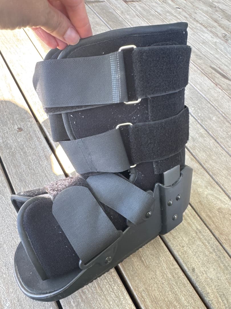 Medical Orthopedic Walking Boot - Size M - Image 1 of 4
