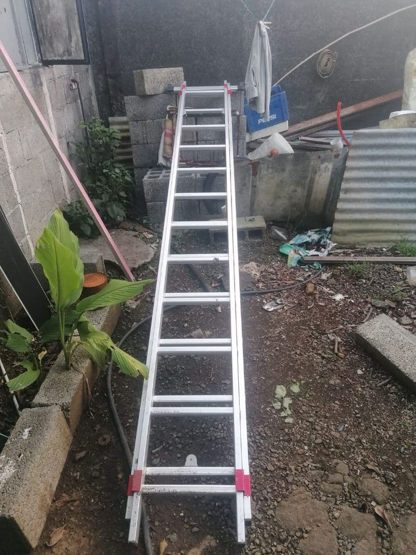 Aluminum Extension Ladder - Image 1 of 1