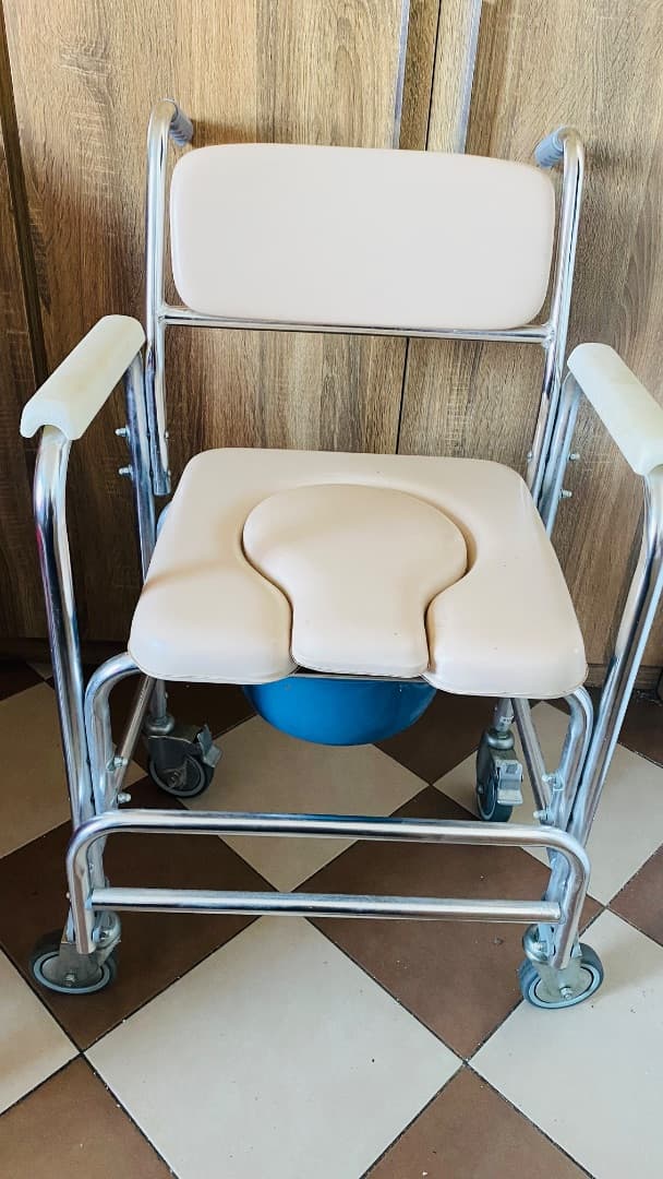 Wheelchair and Commode Chair Set thumbnail 2