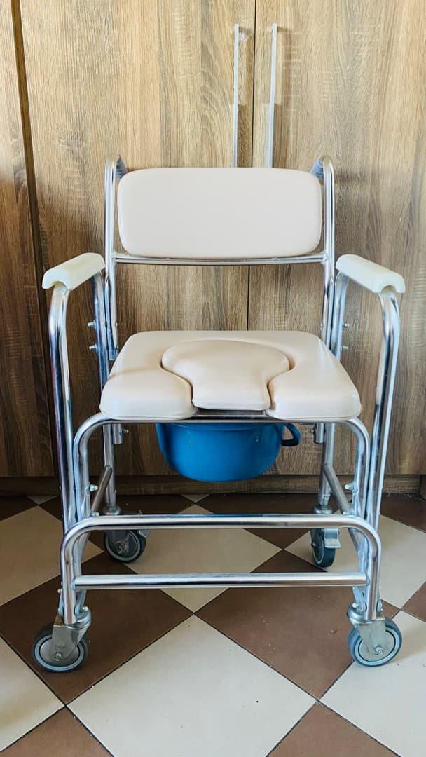 Wheelchair and Commode Chair Set thumbnail 3
