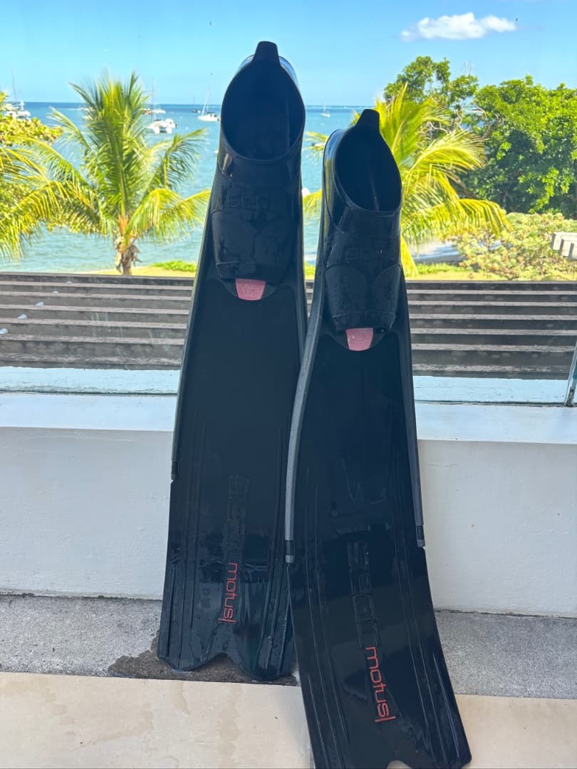 SEAC Motus Diving Fins - Black - Image 1 of 1