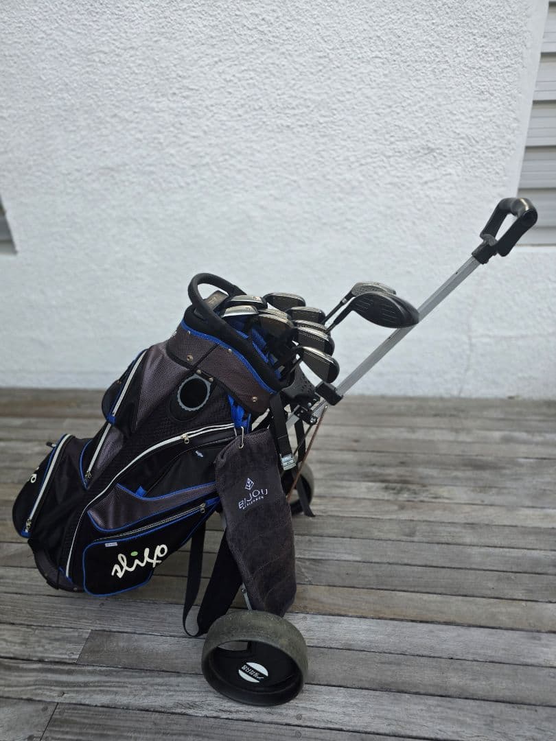 Spalding Golf Club Set with Bag and Trolley - Image 1 of 3